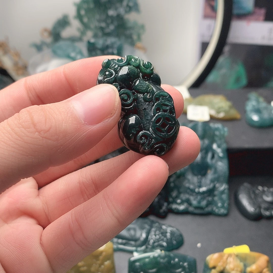 翡翠未镶嵌颈饰无