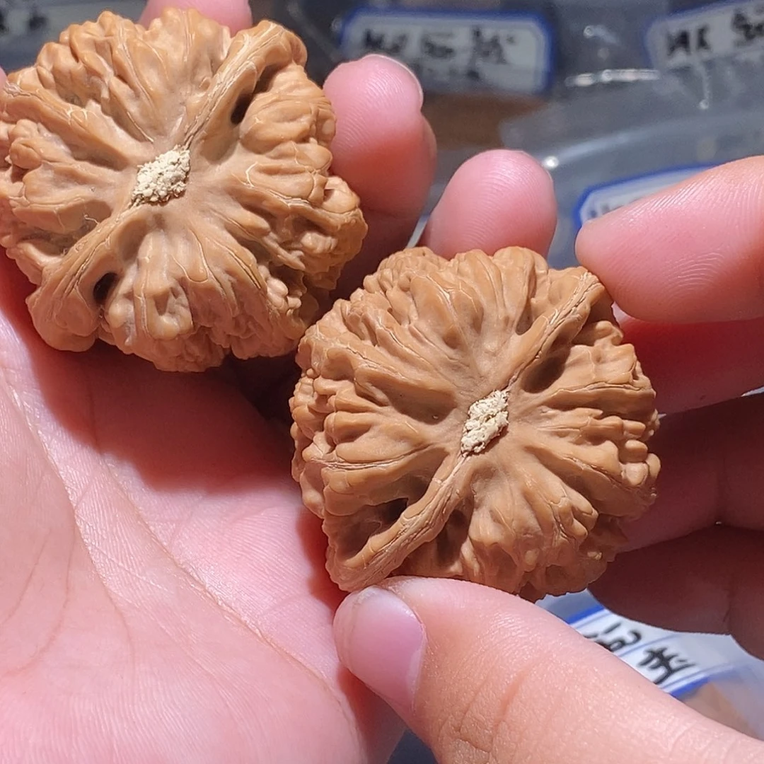 众***航文玩核桃吊坠46大粗筋 虚黄