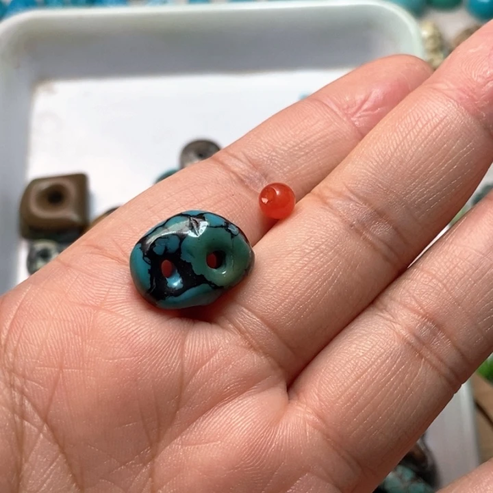 颈饰未镶嵌南红玛瑙