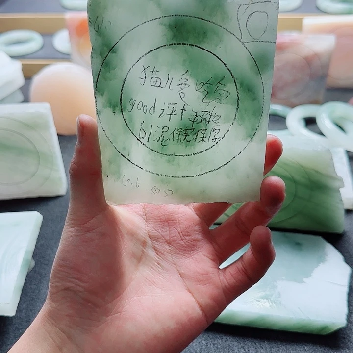 定制石英质玉猫***鱼手镯