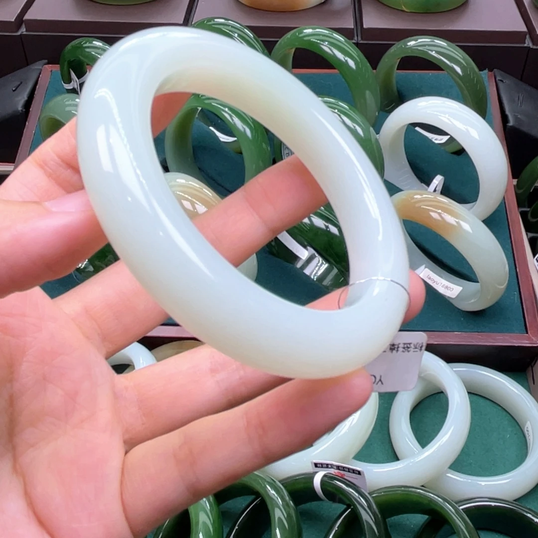 和田玉未镶嵌手镯56