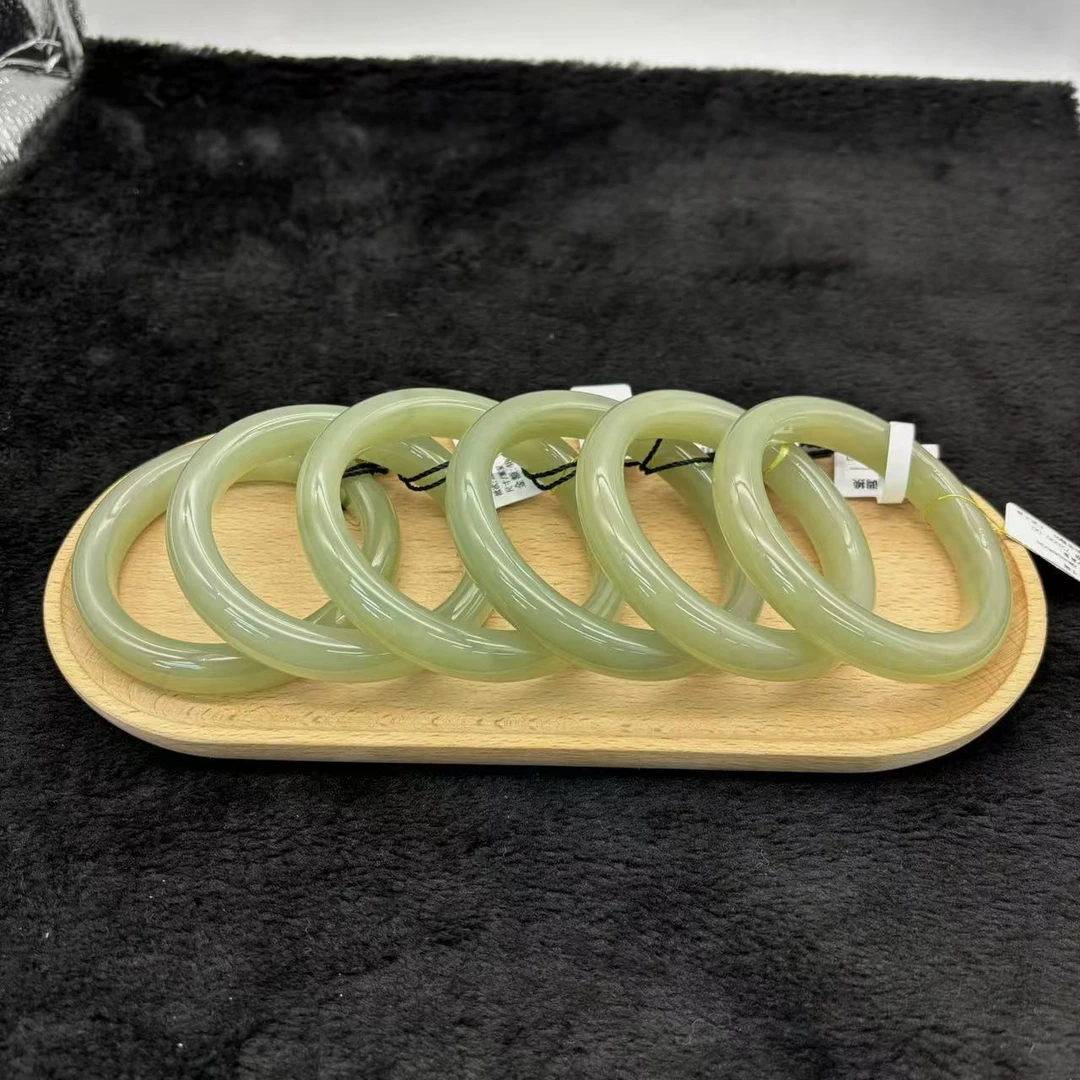 天然和田玉手镯精美时尚气质有瑕款多样性发货其一83