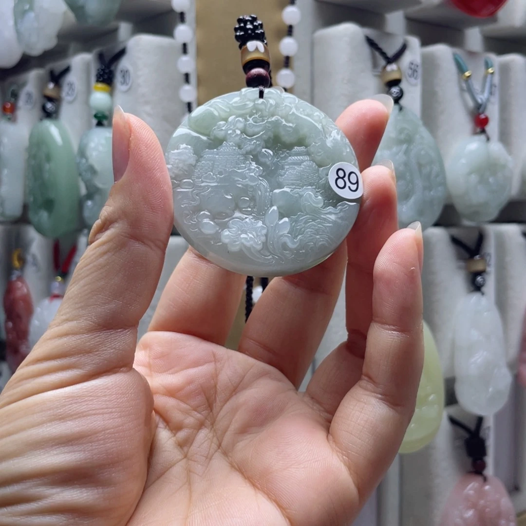 石英质玉（金丝玉）未镶嵌颈饰