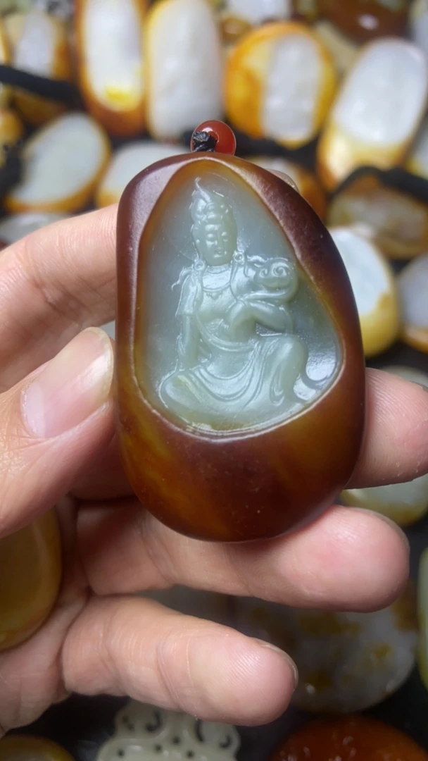 和田玉挂件观音哈