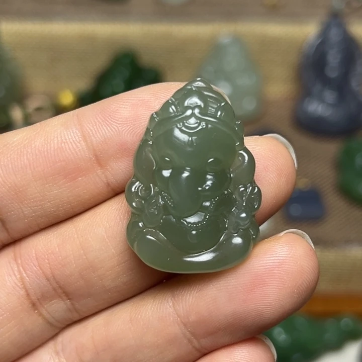 和田玉未镶嵌颈饰