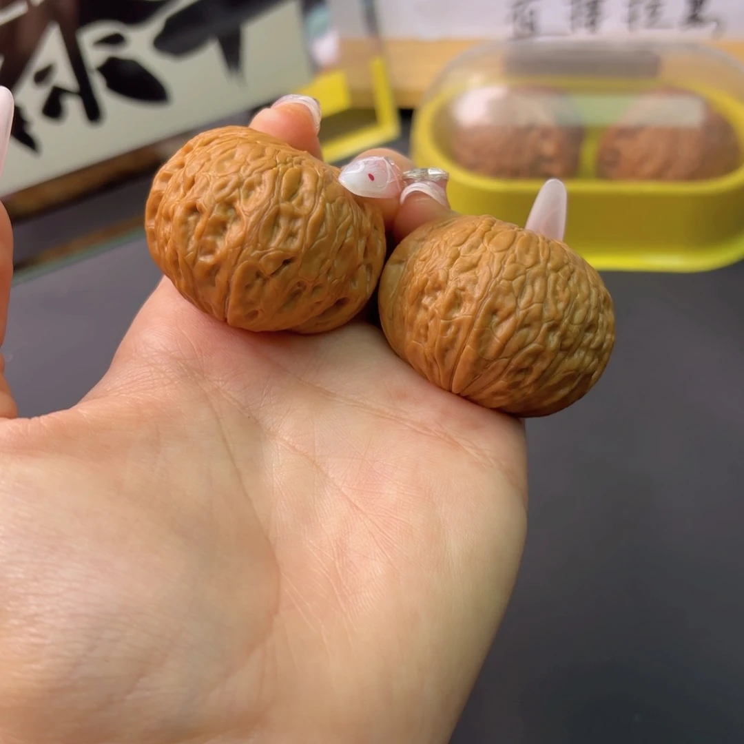 文玩核桃把件E****博铁锤 40