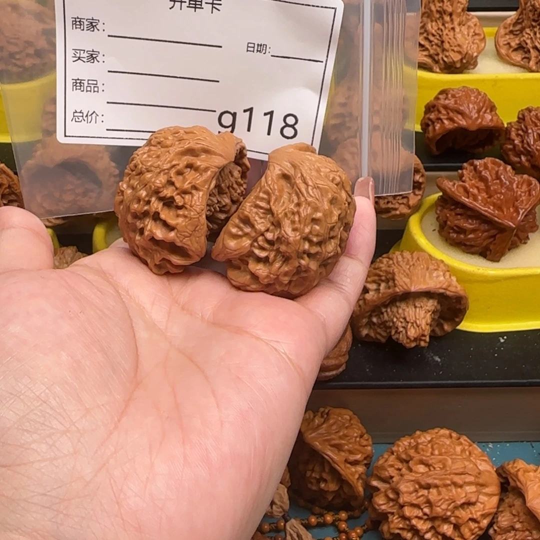 平***界把件桃核文玩的好