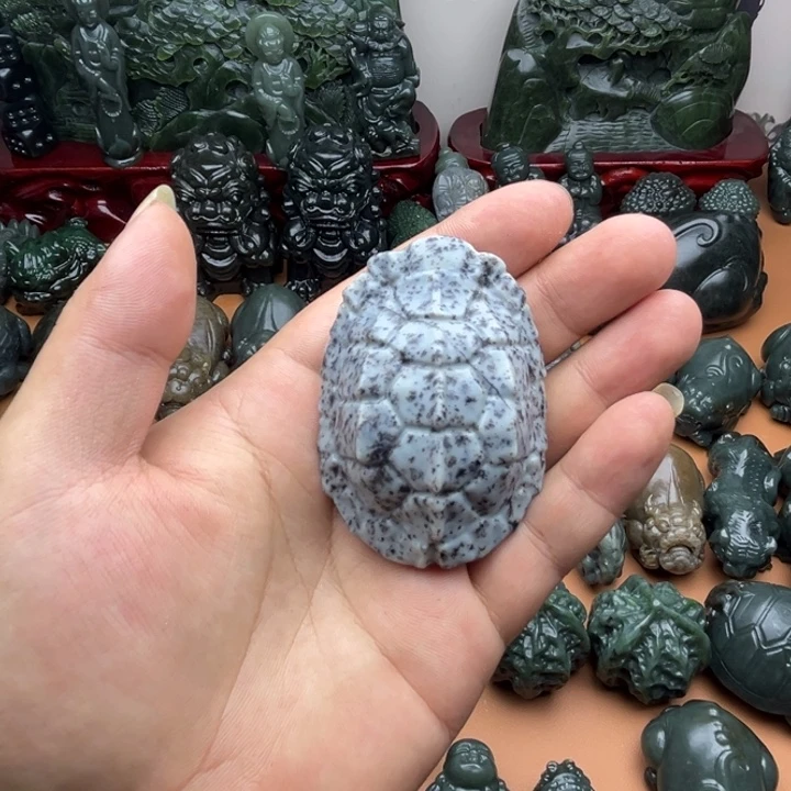 和田玉未镶嵌把件