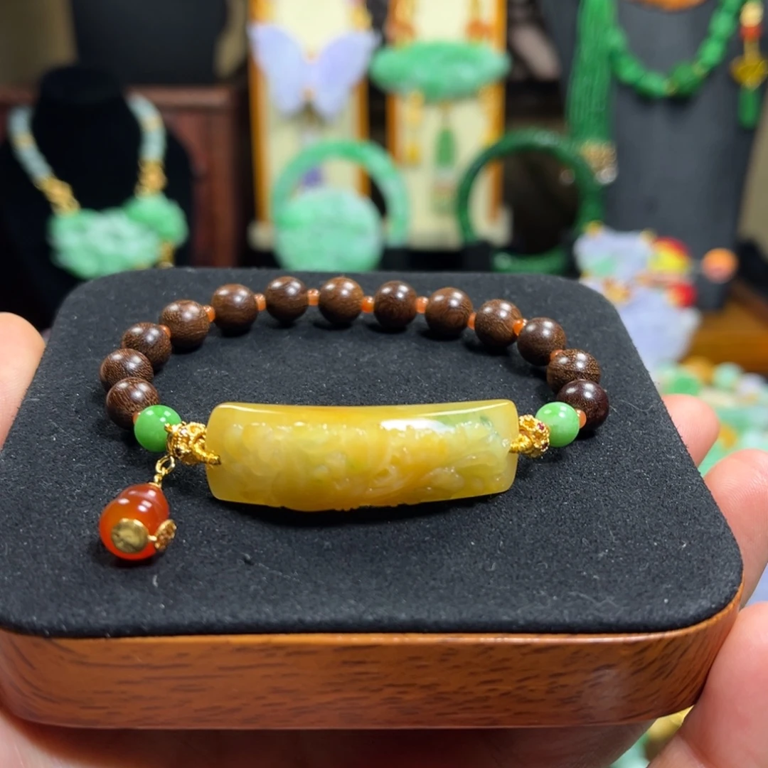 翡翠未镶嵌颈饰天然翡翠手牌