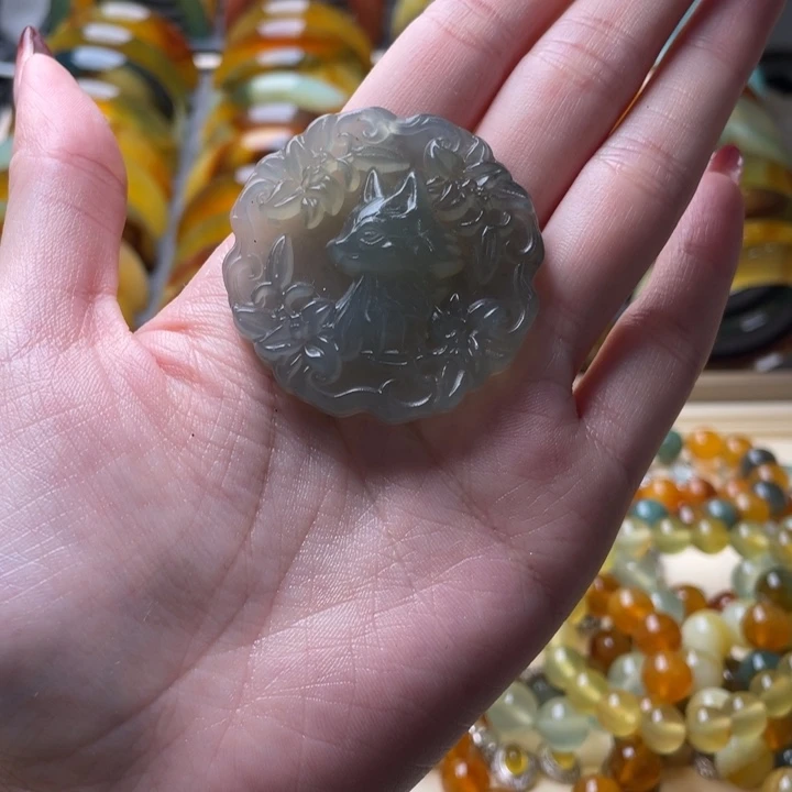 蛇纹石玉吊坠未镶嵌