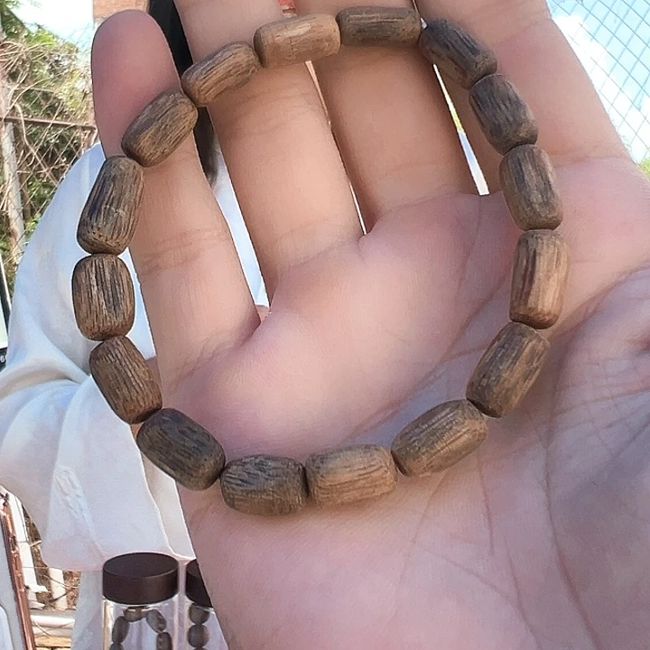 沉香手串透顶绿单圈4克