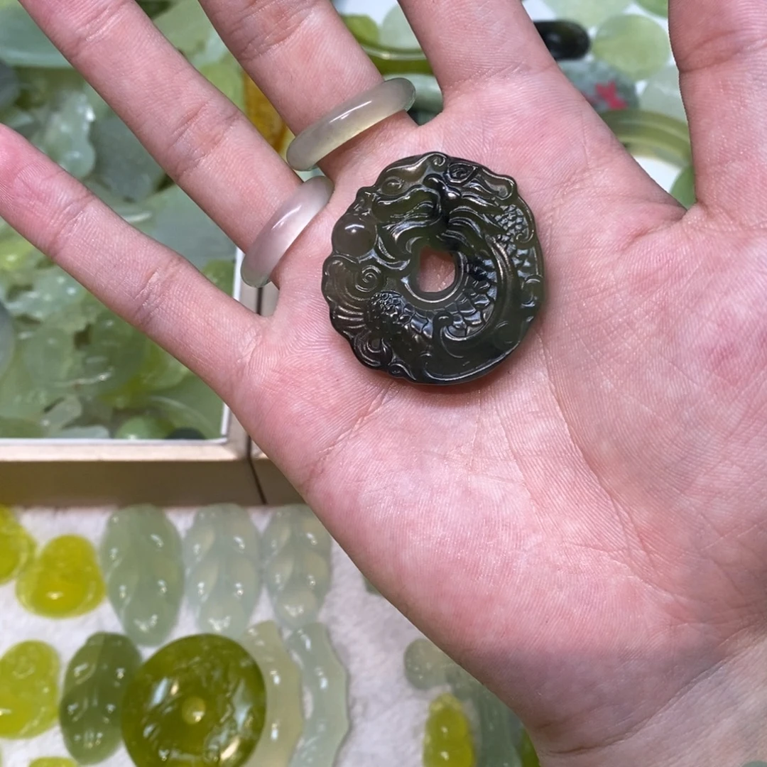 岫玉未镶嵌吊坠(不含链)