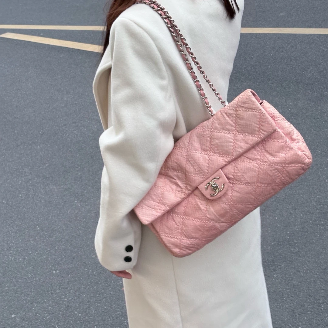95新 Chanel/香奈儿 chanel 樱花粉特殊皮cf单肩包
