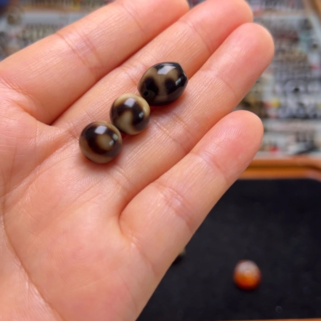 戊***玛瑙/玉髓未镶嵌颈饰