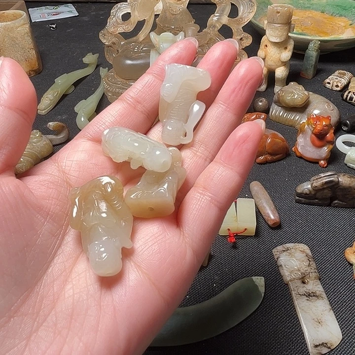 杨***柳玛瑙/玉髓合金颈饰