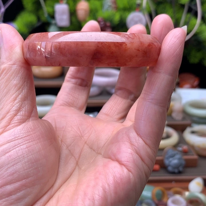 Y***酱石英岩玉手镯合金