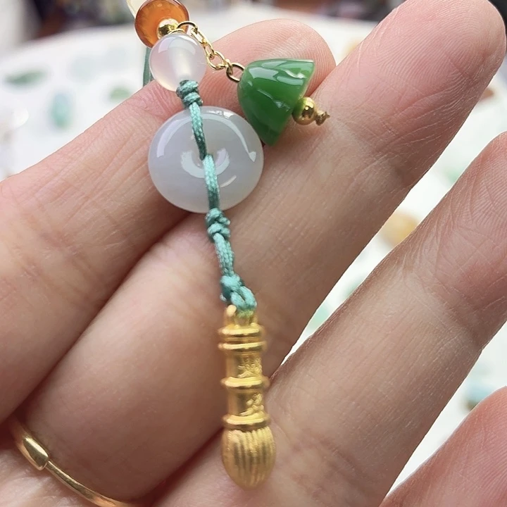 翡翠未镶嵌颈饰毛笔