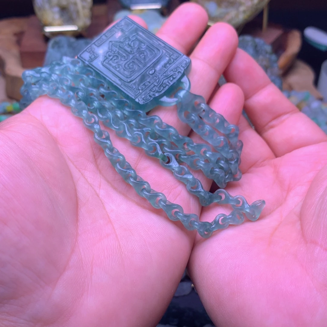 用***虫定制翡翠未镶嵌翡翠