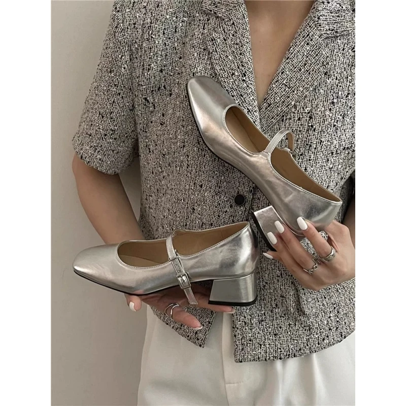 法式银色玛丽珍鞋女鞋子2025新款春季气质粗跟方头浅口一字带单鞋