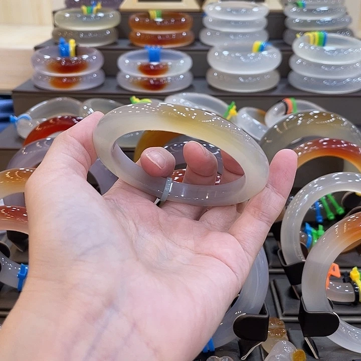 玛瑙/玉髓未镶嵌手镯