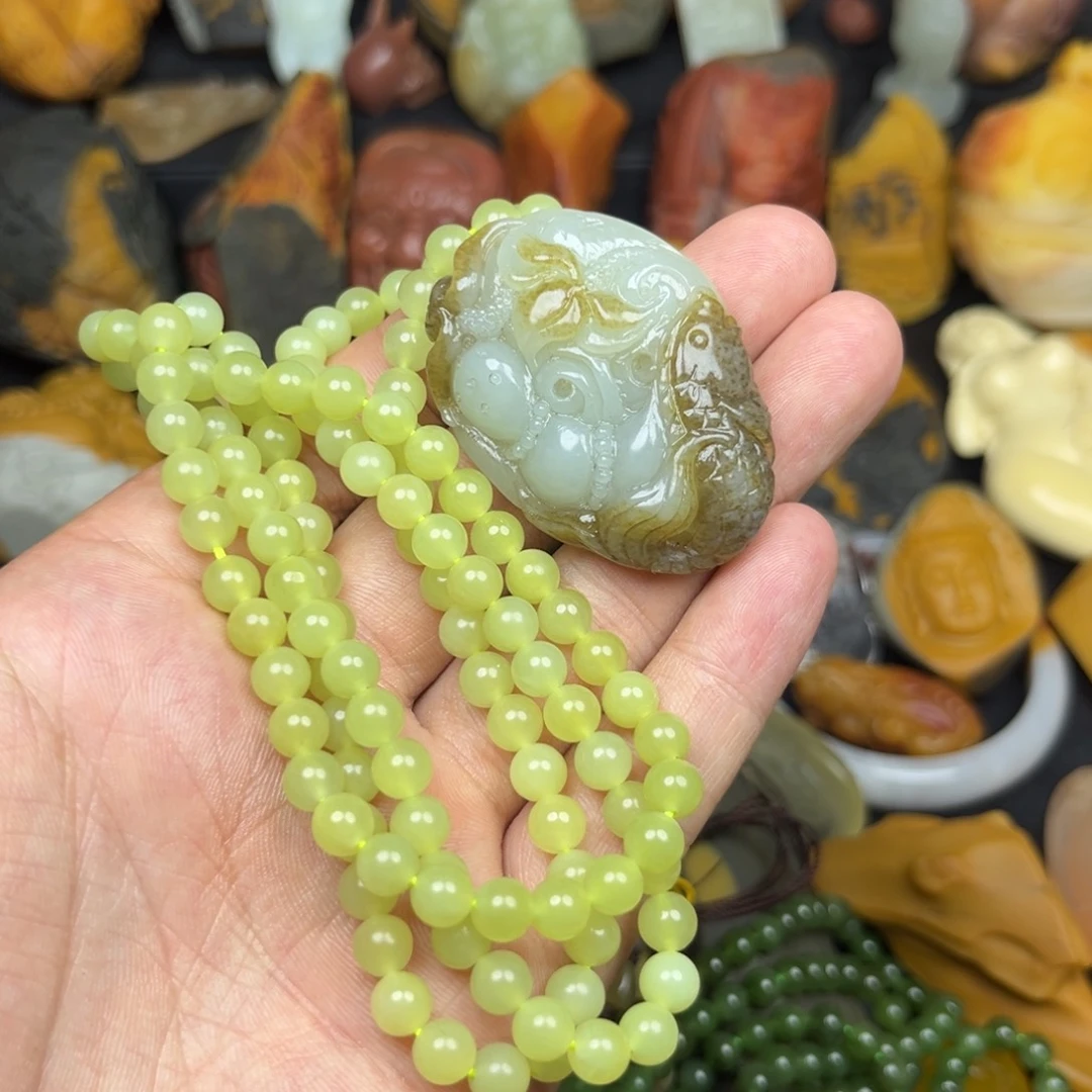 自***缘和田玉（糖玉）未镶嵌颈饰