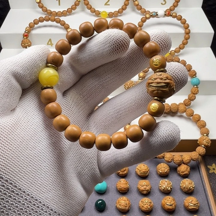 吊坠猴头核桃广****司无瑕疵一套毕业礼盒装