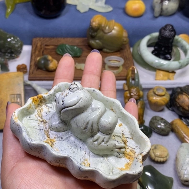 岫岩河磨玉（透闪石质玉）未镶嵌把件