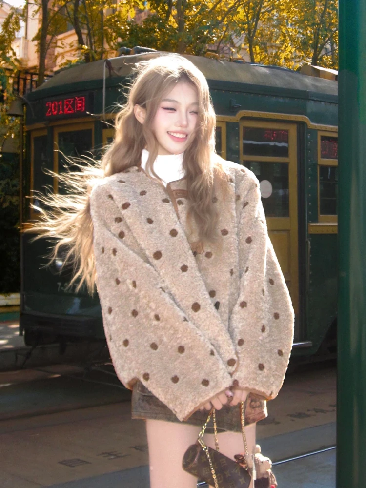 双面穿麂皮绒羊羔毛外套女冬短款仿皮草甜美波点皮毛一体毛毛外套