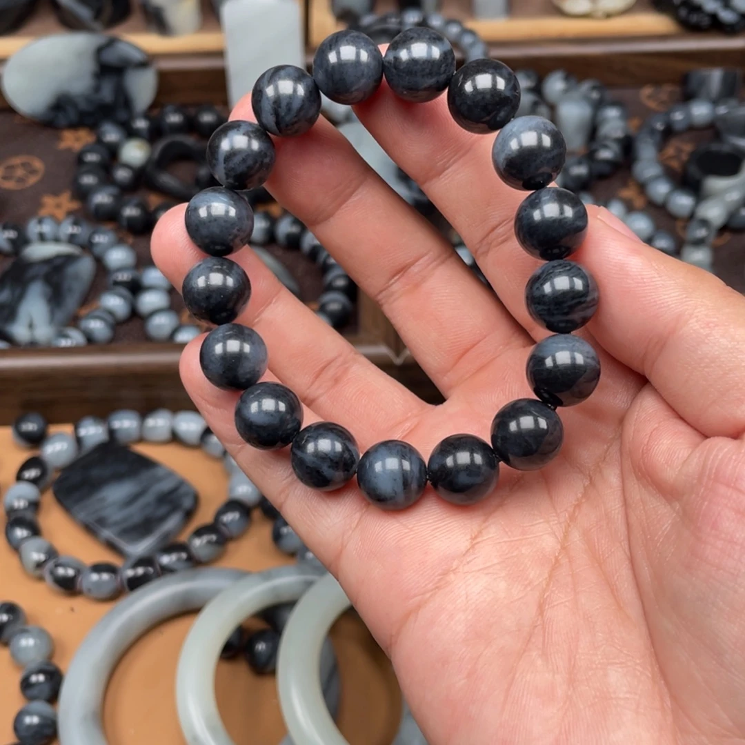 冷***峻和田玉未镶嵌手串手串（不退换）