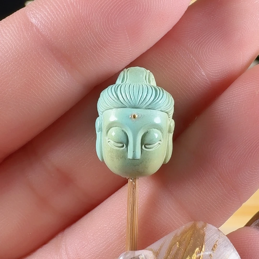 绿松石未镶嵌颈饰