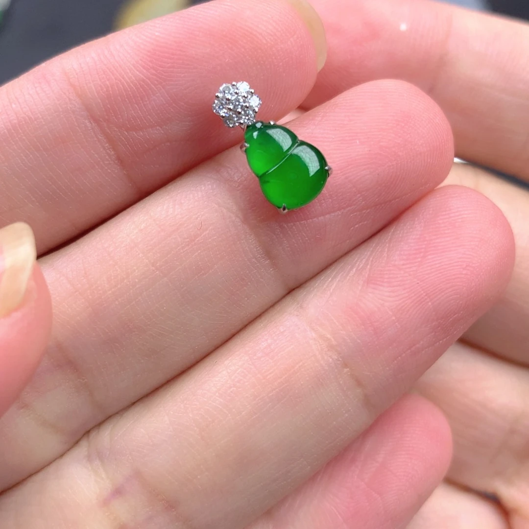 【闪购商品】颈饰18K金镶嵌翡翠翡翠