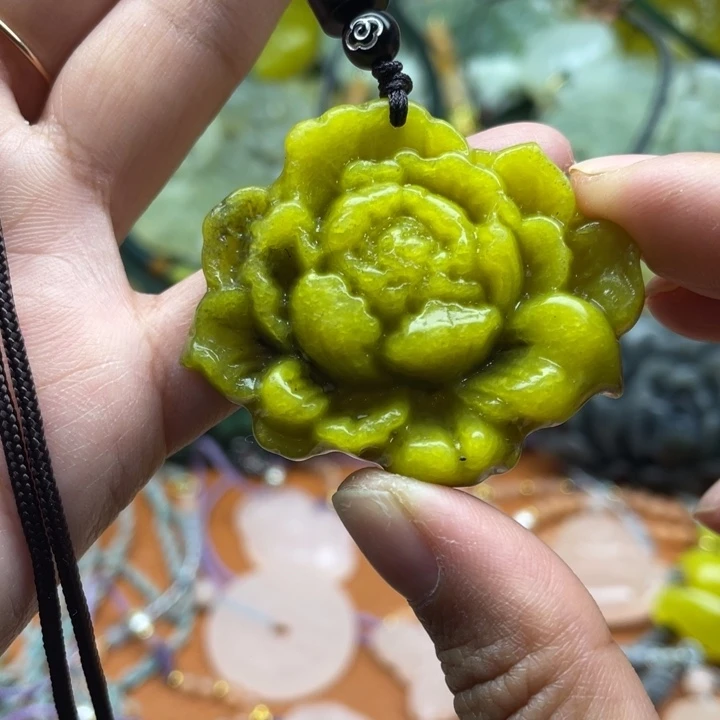 蛇纹石玉合金颈饰