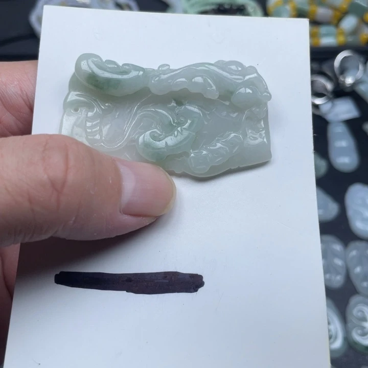 翡翠未镶嵌颈饰福利