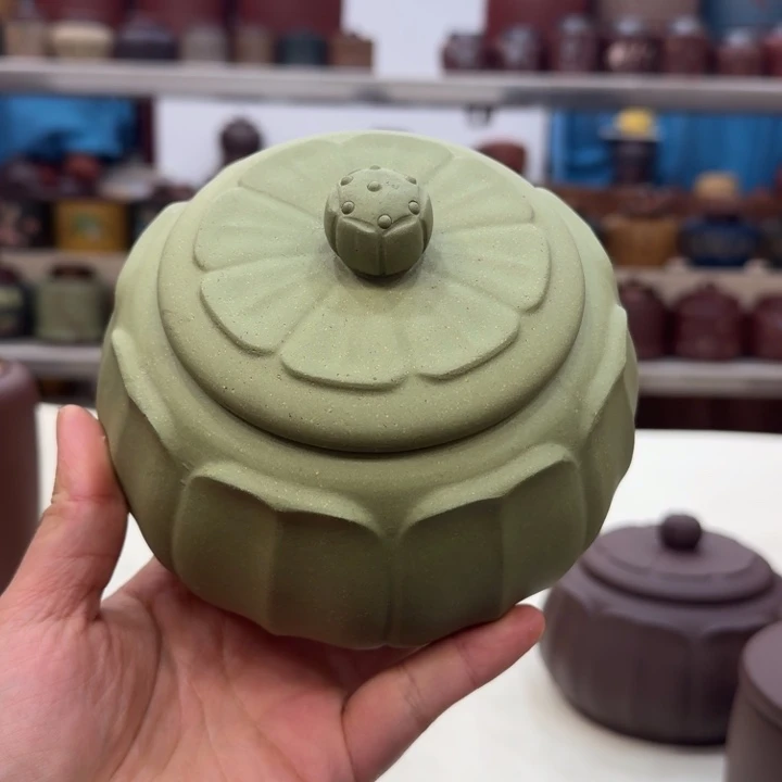 紫砂茶叶罐绿莲花