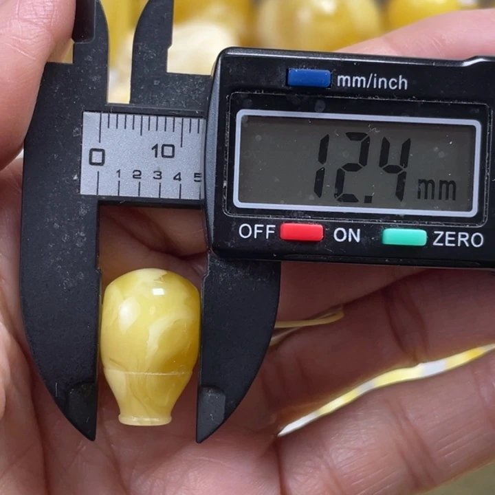 蜜蜡未镶嵌裸石46