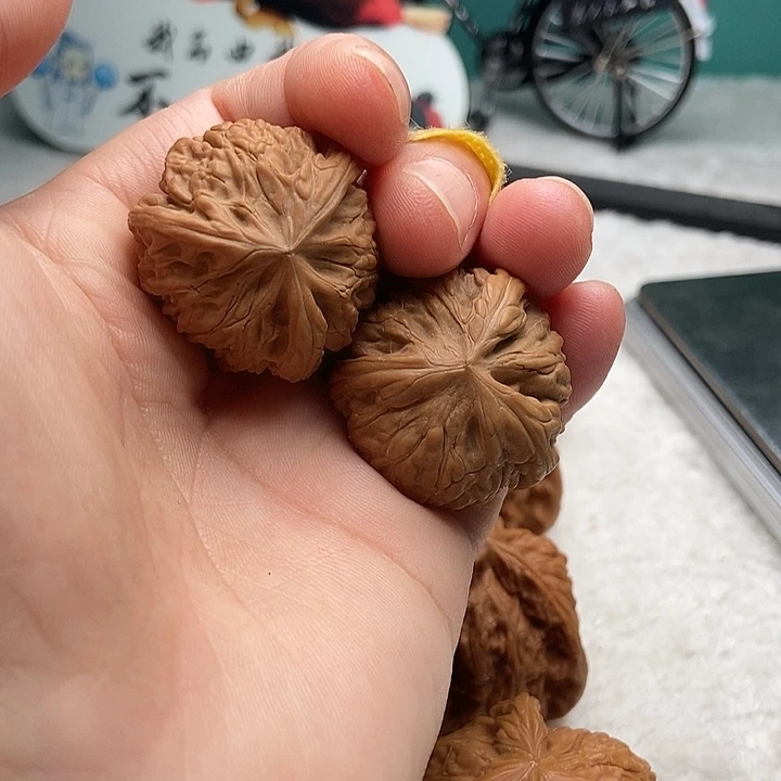 文玩核桃把件哇****三棱