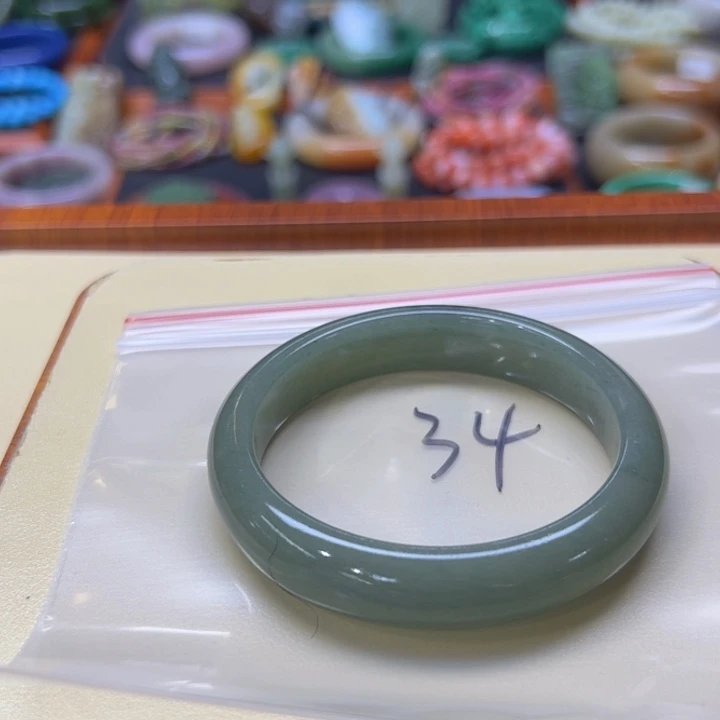 未镶嵌手镯石英质玉蝉*34