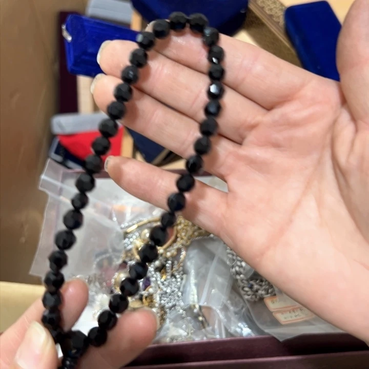 洪****工新亿阁中古杂项谨慎参拍