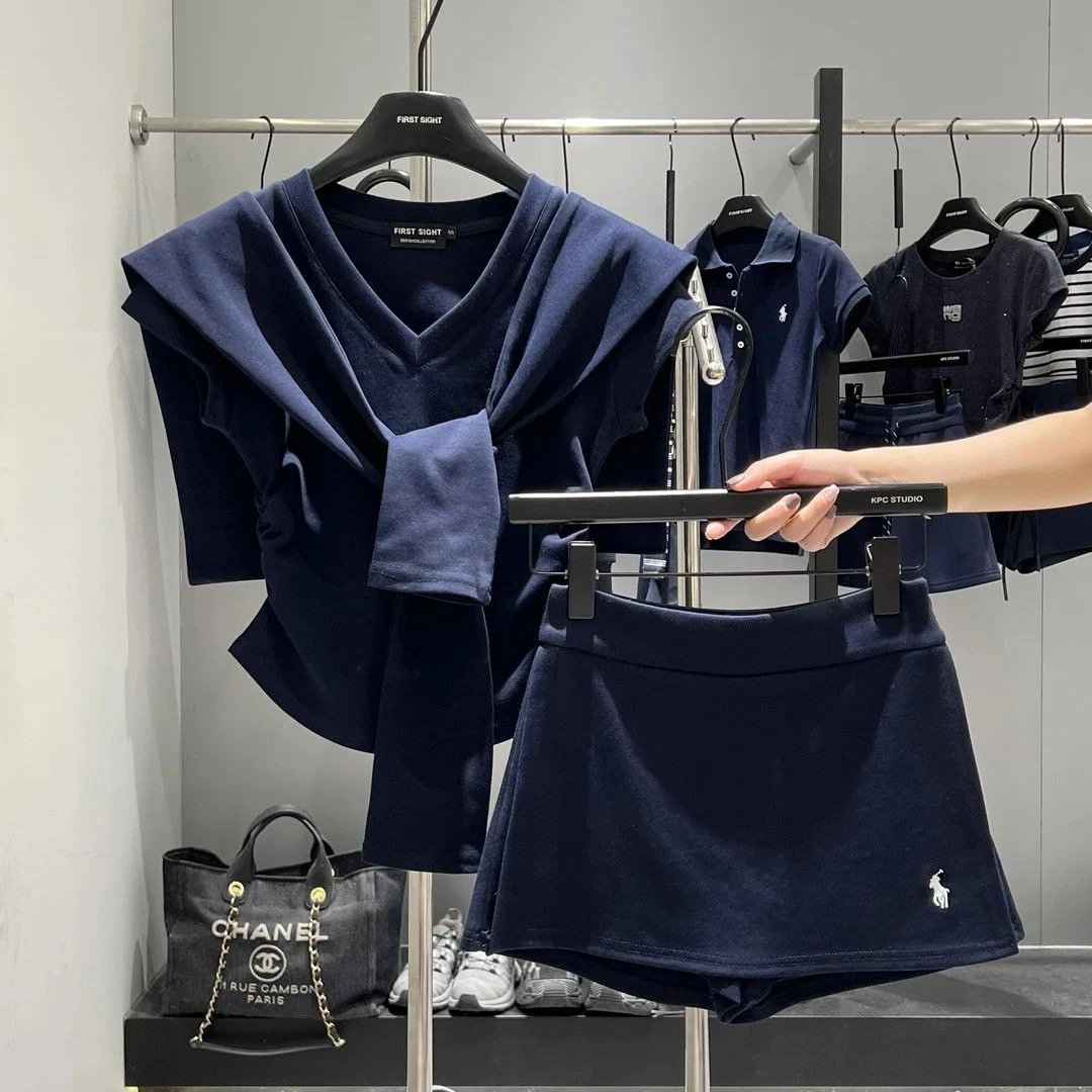 夏季新品简约百搭显瘦休闲上衣小马刺绣V领T恤+披肩+短裙套装女潮