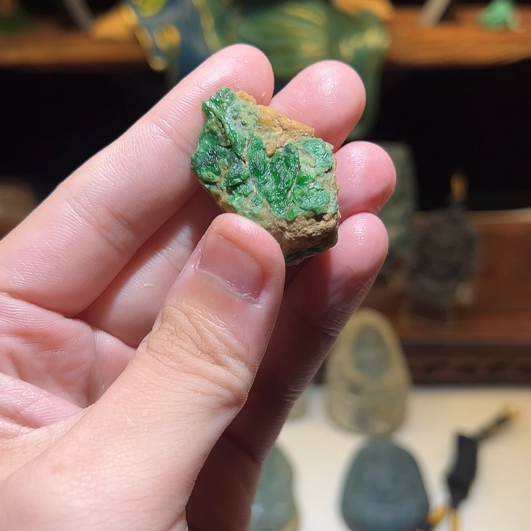 浅***草定制翡翠未镶嵌定制翡翠雕刻