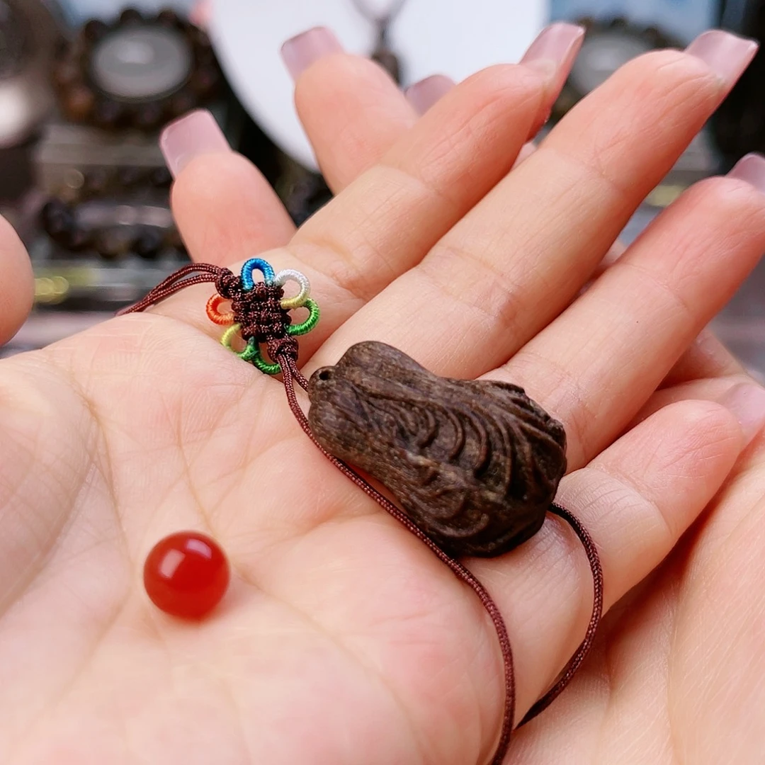 沉香木手串千****彩越南芽庄老白棋老料百财雕刻定制款