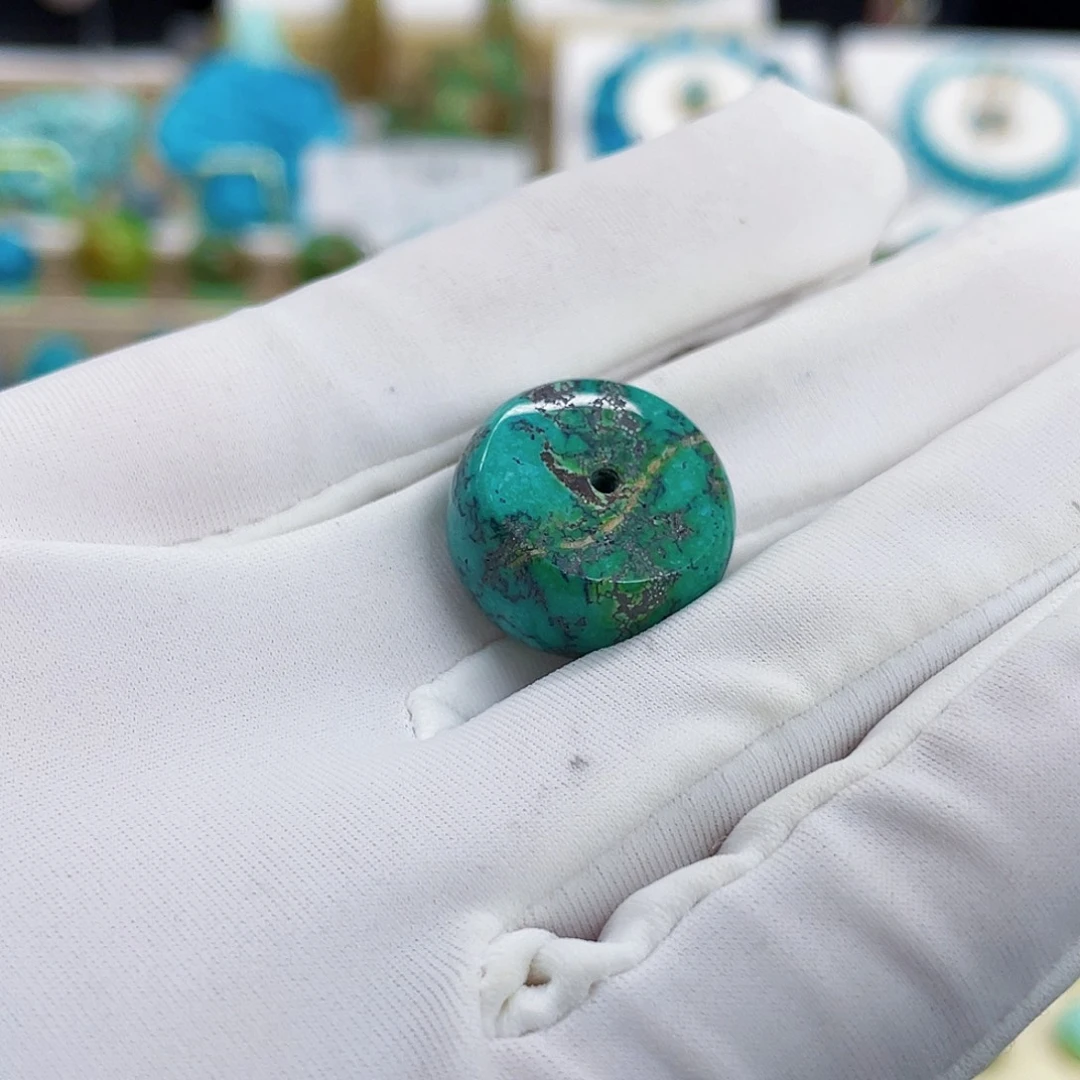 绿松石未镶嵌颈饰