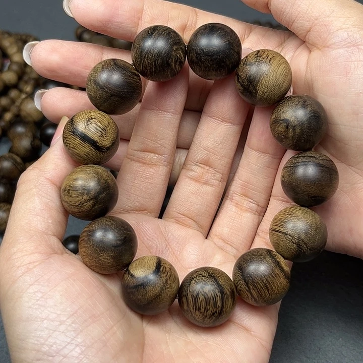 手串沉香白棋虎皮留疤1.8