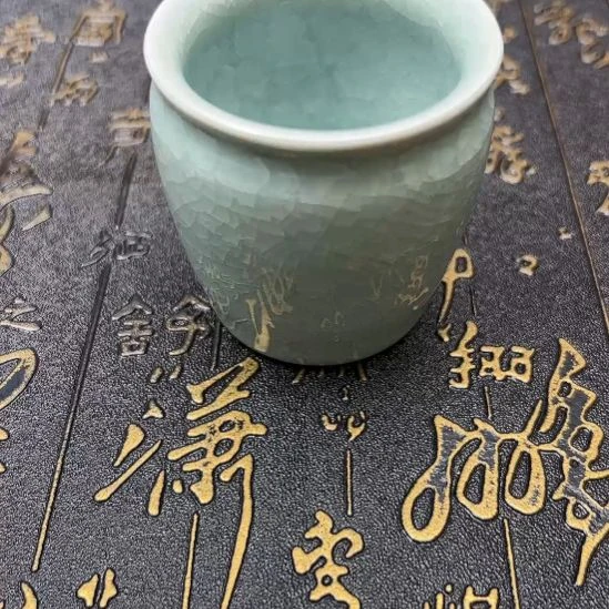 汝瓷天蓝釉冰裂纹缸形杯