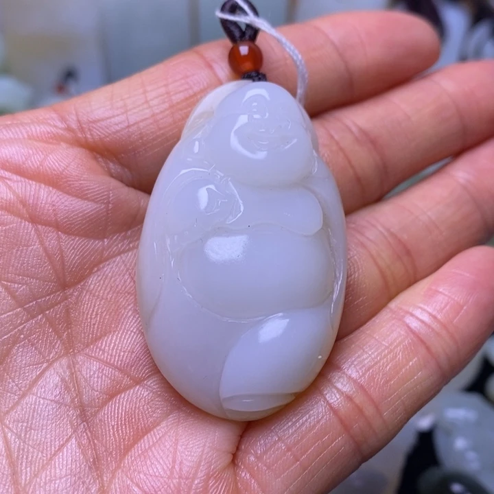 和田玉未镶嵌把件