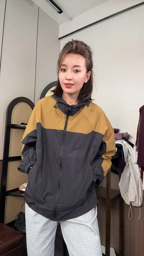 小蝴蝶家夏季薄款拼色防晒衣女连帽宽松透气防晒上衣外套25078