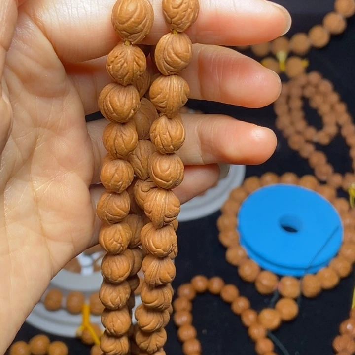 秦岭龙纹桃核脖挂