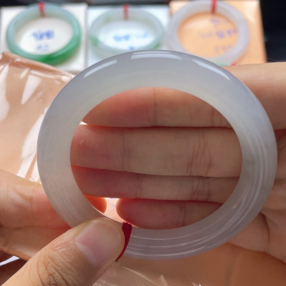 翡翠手镯未镶嵌翡翠手镯9