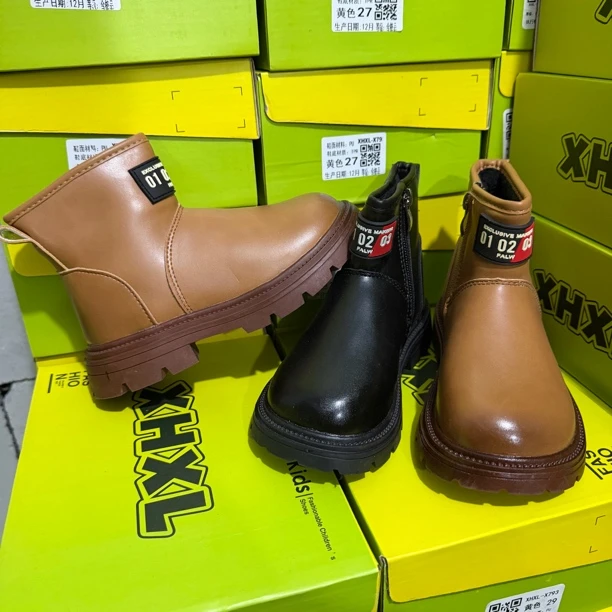 儿童靴子2025冬季新款韩版马丁靴女童男童防水加绒短靴中大童012