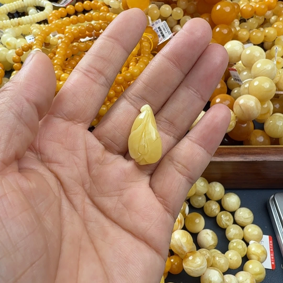琥珀未镶嵌珠宝奇石